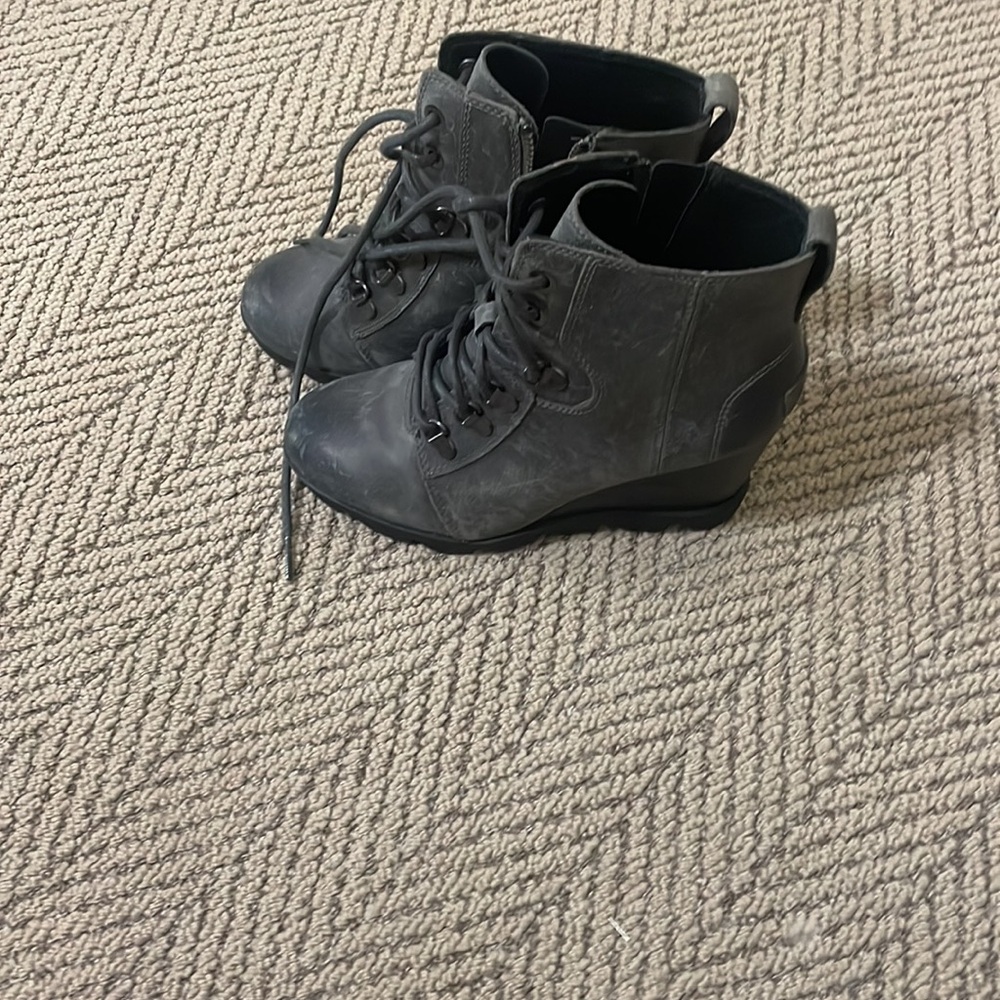 Sorel Joann of Artic Wedge lll Zip Booties - Picture 2 of 7